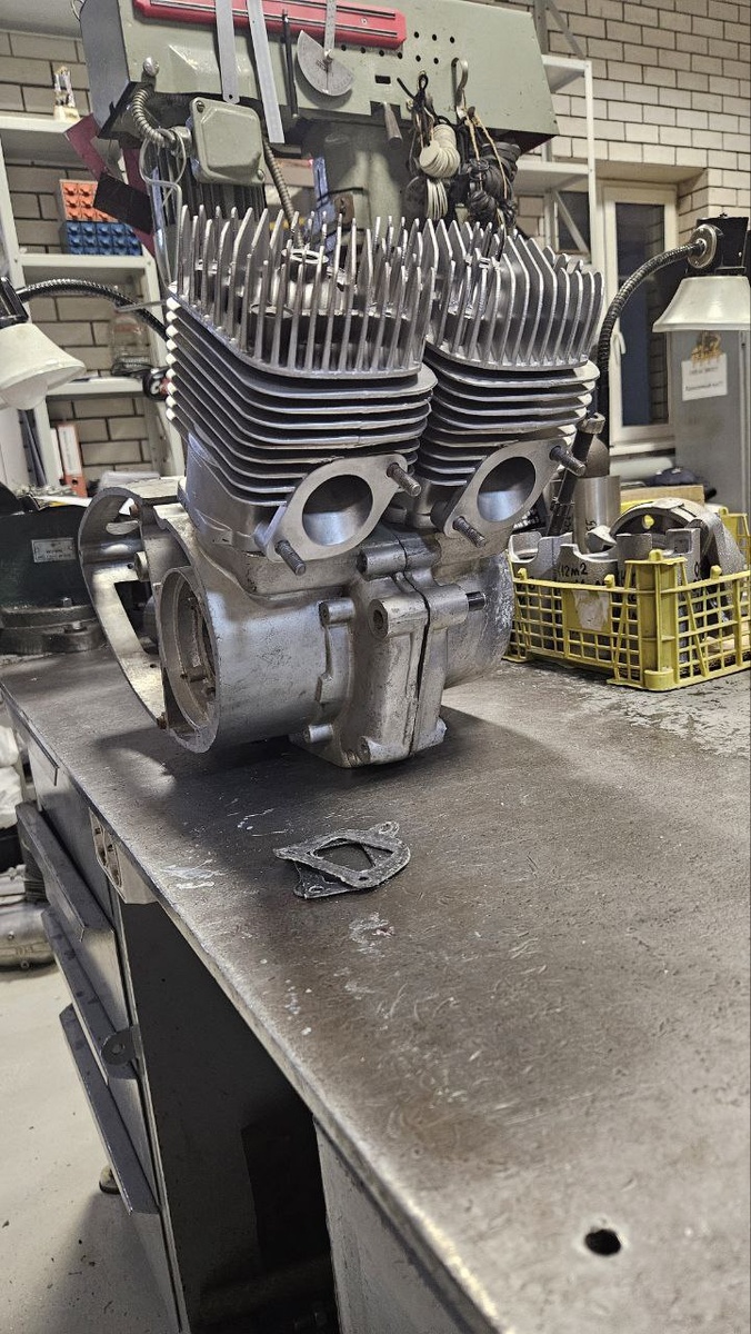 тому кто не в теме даже не отличить