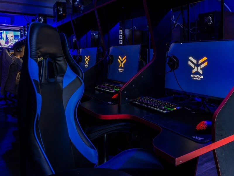    Выручка компьютерных клубов в России продолжает стремительно расти