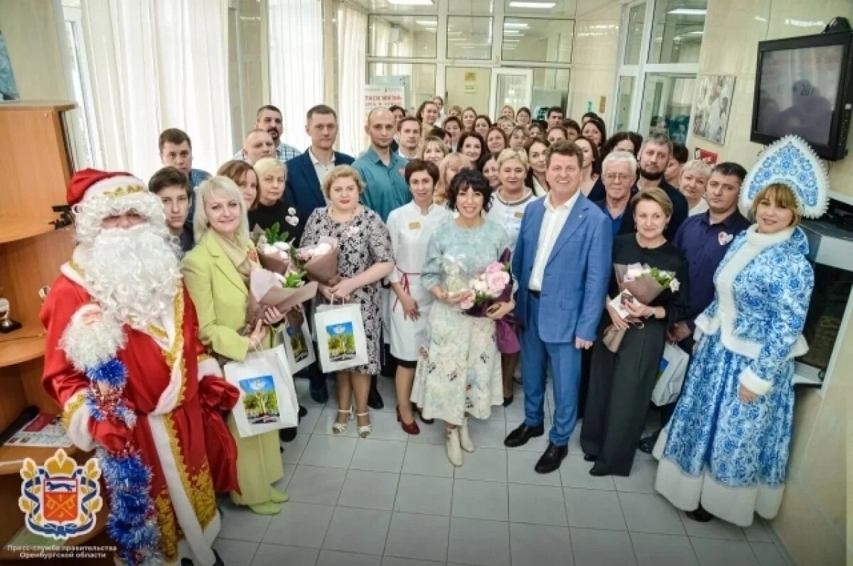    14 оренбуржцев наградили нагрудным знаком «Почетный донор России»