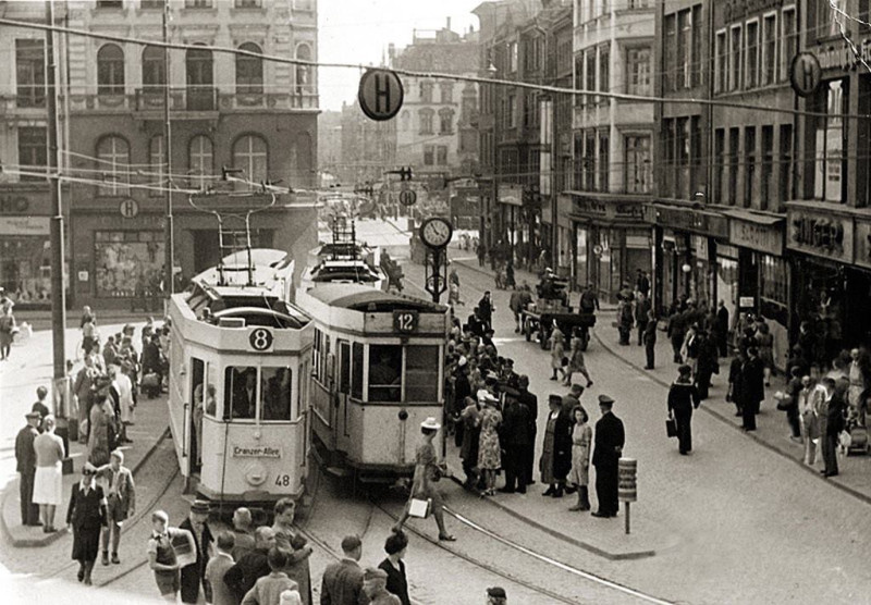 Довоенная фотография на одной из улиц Кёнигсберга.