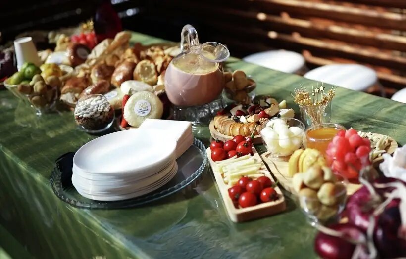  Закуска помогает защитить желудок и замедляет всасывание алкоголя   © РИА Новости. Виталий Тимкив