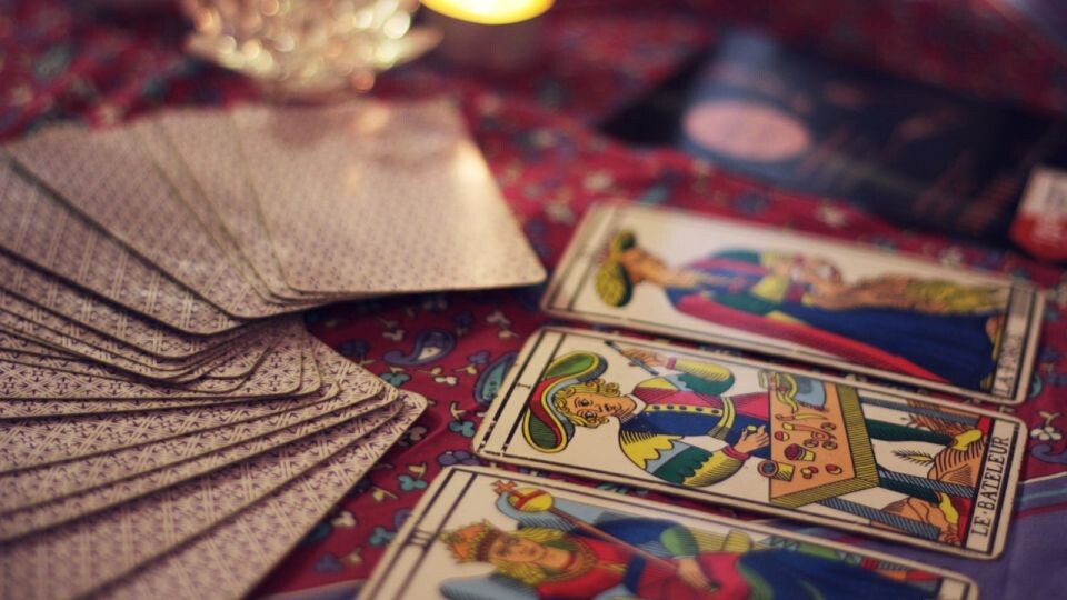    Вальпургиева ночь. Ведьмы. Карты. Гадание. Источник: pixabay.com