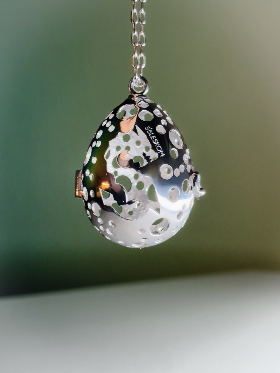 Серебряная елочная игрушка "Dragon fire"