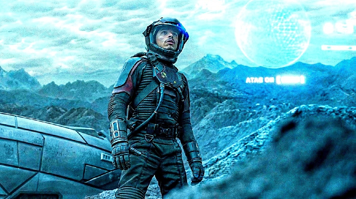 - Планета - дальше некуда. Пыли - хоть отбавляй. А тропинки, блин, ни одной! Короче, всё врут  в этих ваших романтических песнях! 