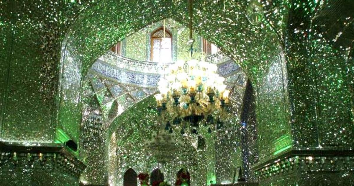 Зеркальные залы Мавзолея Шах Черах