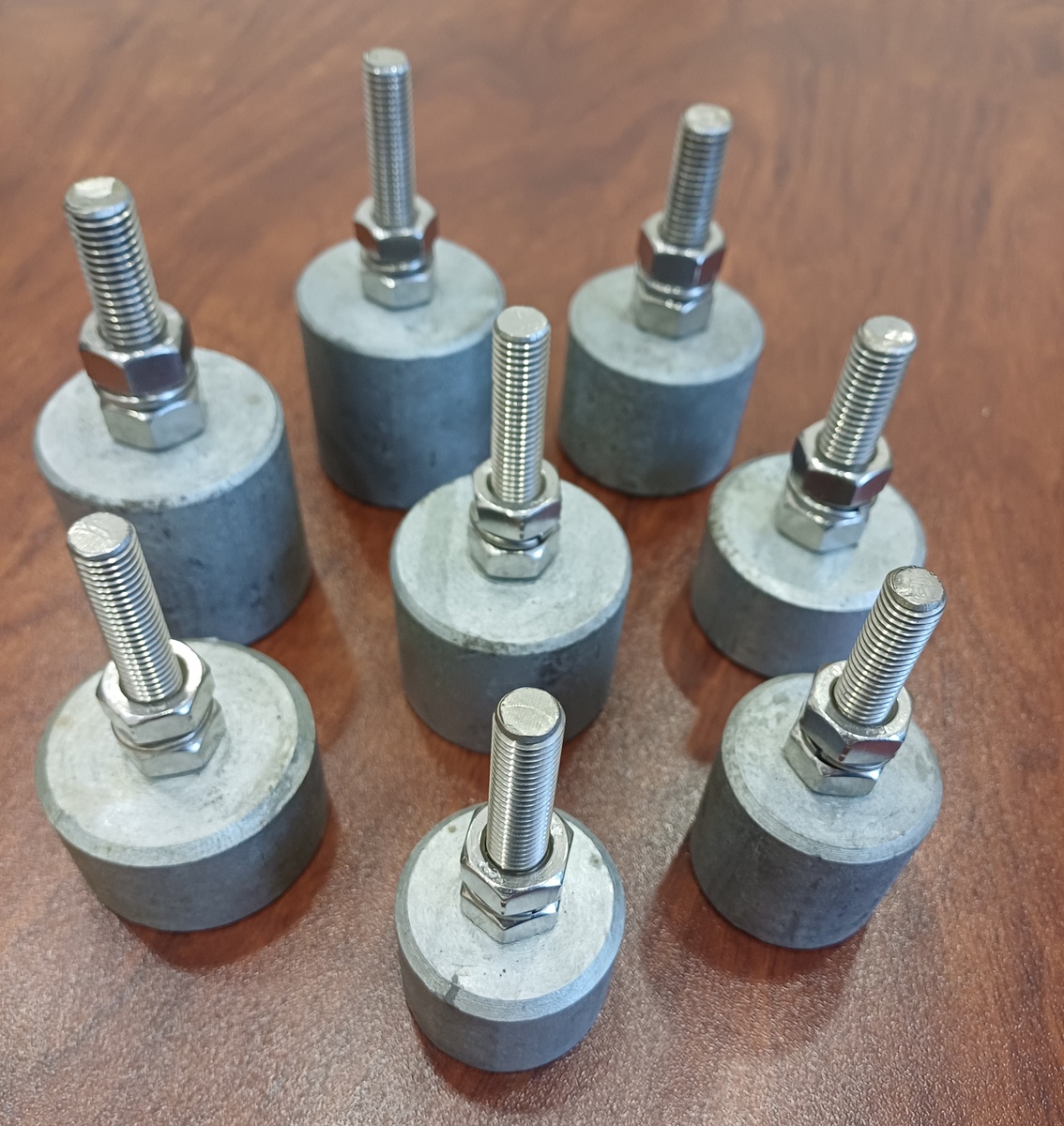 Рис.1 Контакт заземления приварной