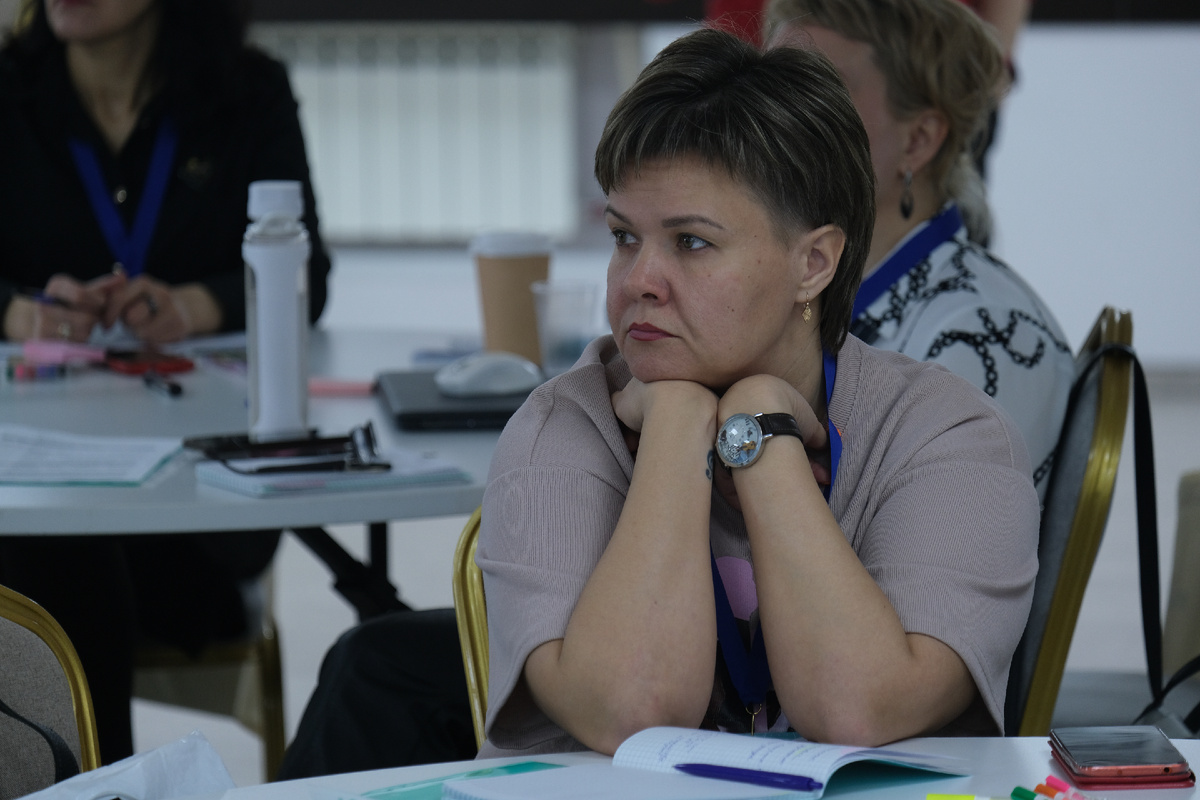 Невыполнимые, изначально по наивности завышенные показатели в грантовой заявке, могло спасти только чудо. Оно и спасло.