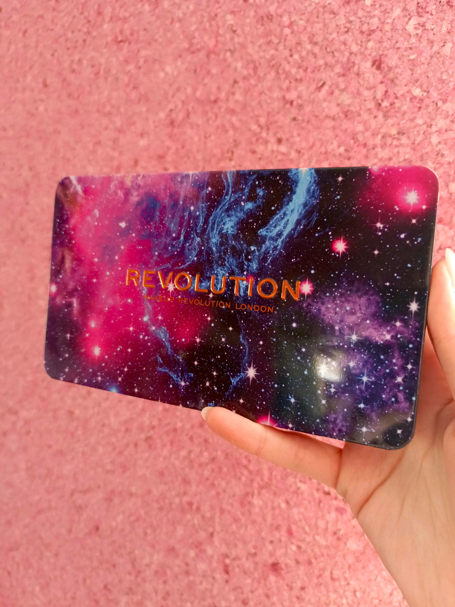 Палетка теней revolution