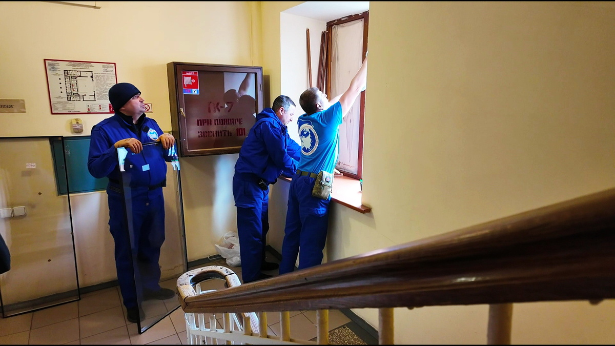    Добровольцы Югры помогают восстанавливать Донецкий театр