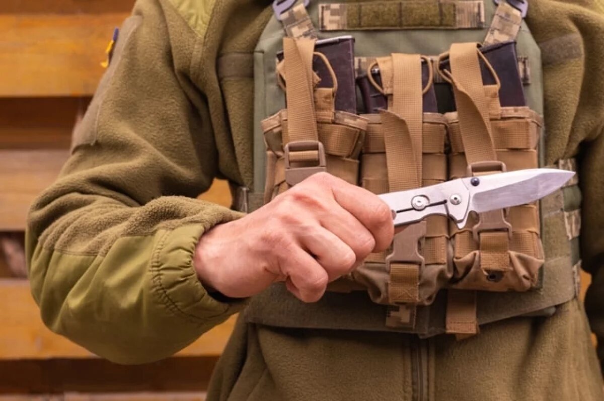    Своя война.