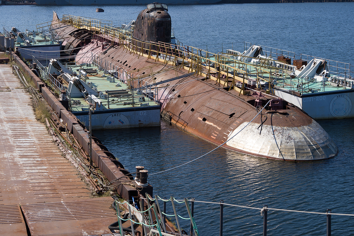 У причала СРЗ "Нерпа"