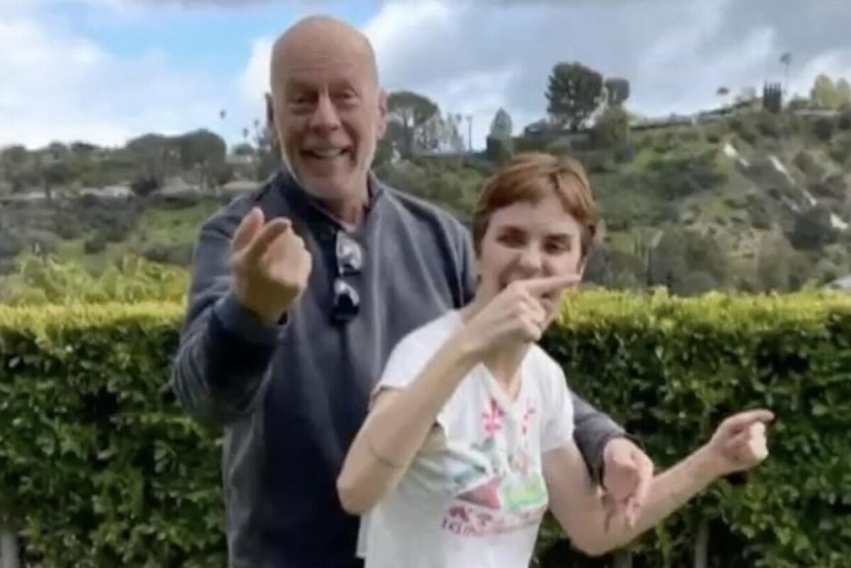    Брюс Уиллис с Таллулой LEGION-MEDIA