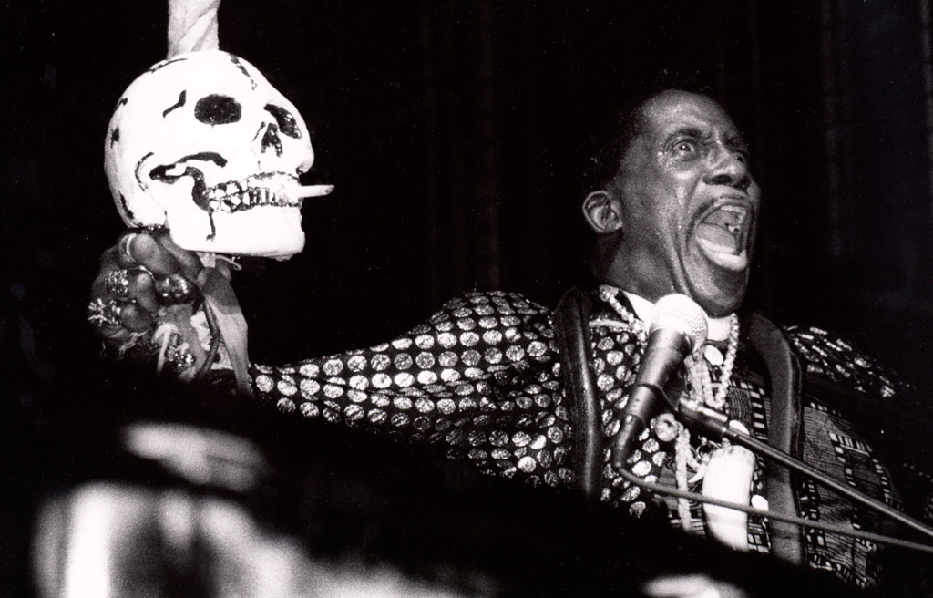 Screamin' Jay Hawkins одним из первых начал использовать "негативный" шок-контент в музыке, что придавало особое прочтение его песням.