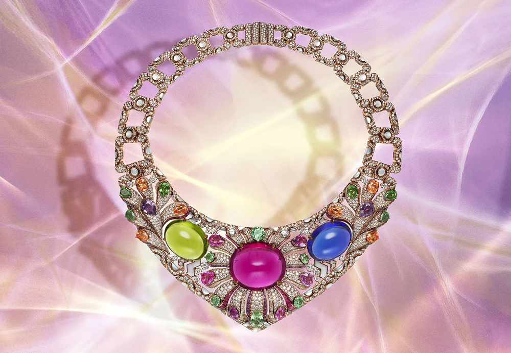 Колье Polychromatic Bloom и Celestial Mosaic из коллекции Bvlgari Polychroma