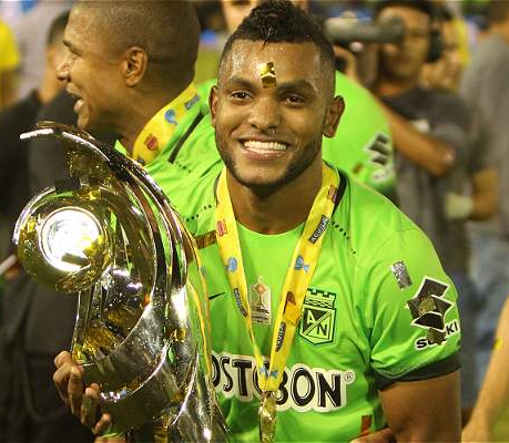 Борха с призом лучшего игрока Южной Америки 2016г