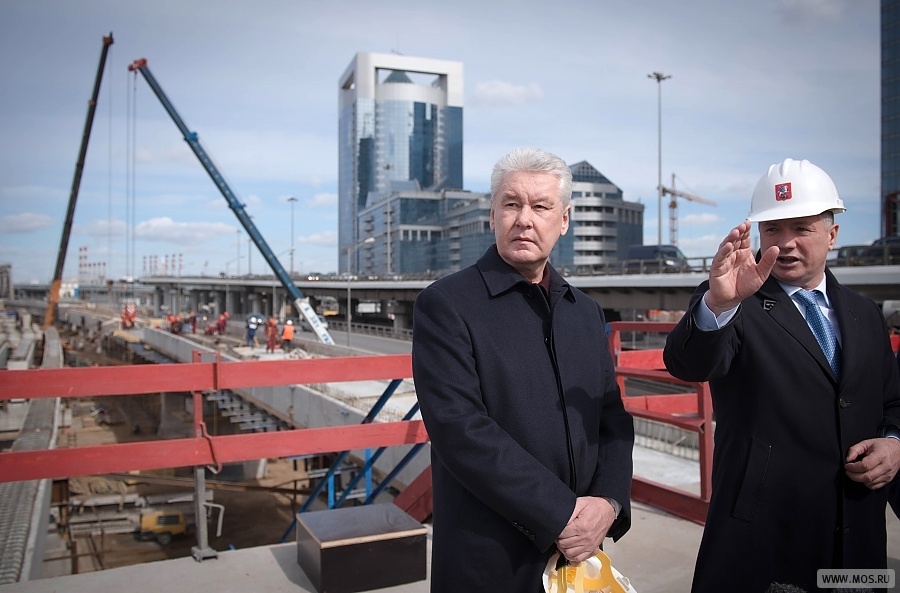    Строительное лобби делает все, чтобы "скинуть" Набиуллину: при нынешних ставках ЦБ продажи квартир падают из-за неподъемной для россиян ипотеки.