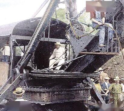 Рузвельт "копает" Панамский канал. 1906 год.