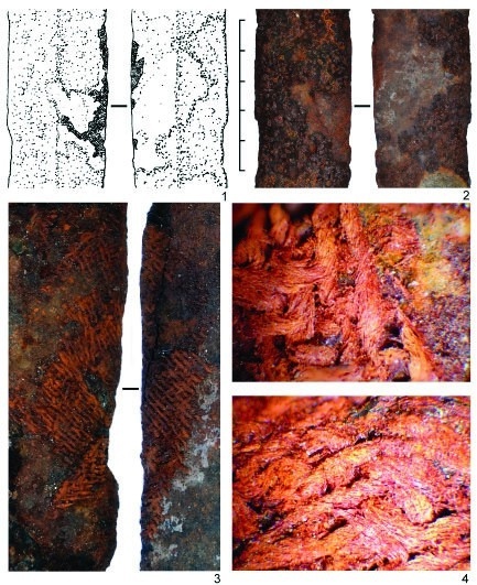 Фрагменты ткани на лезвии
