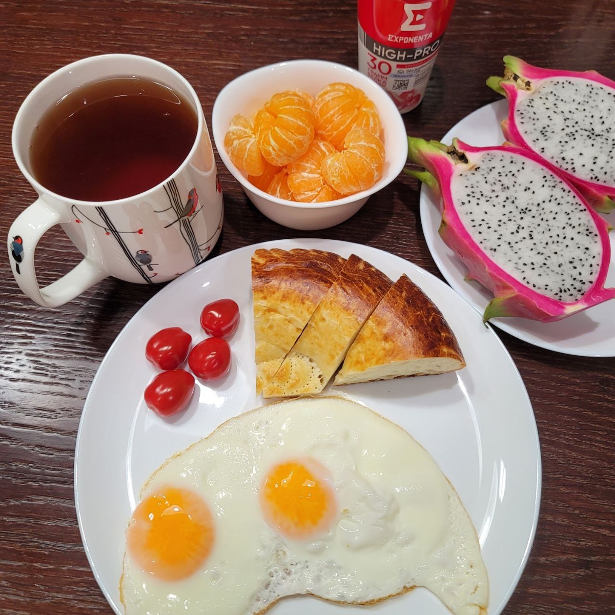 Это я прям не знала, что съесть. Остатки все какие-то слишком питательные, ни курицу в сливках не хотелось, ни плов. 