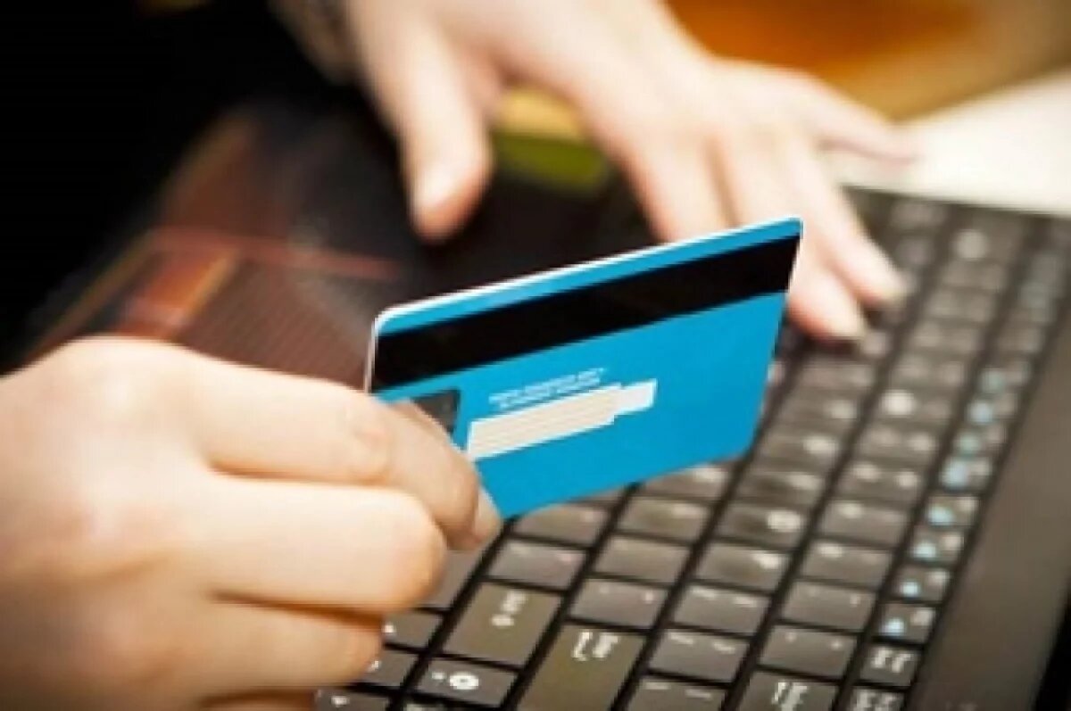    В ЦБ сообщили, что около 10 млн россиян переводили деньги теневому бизнесу