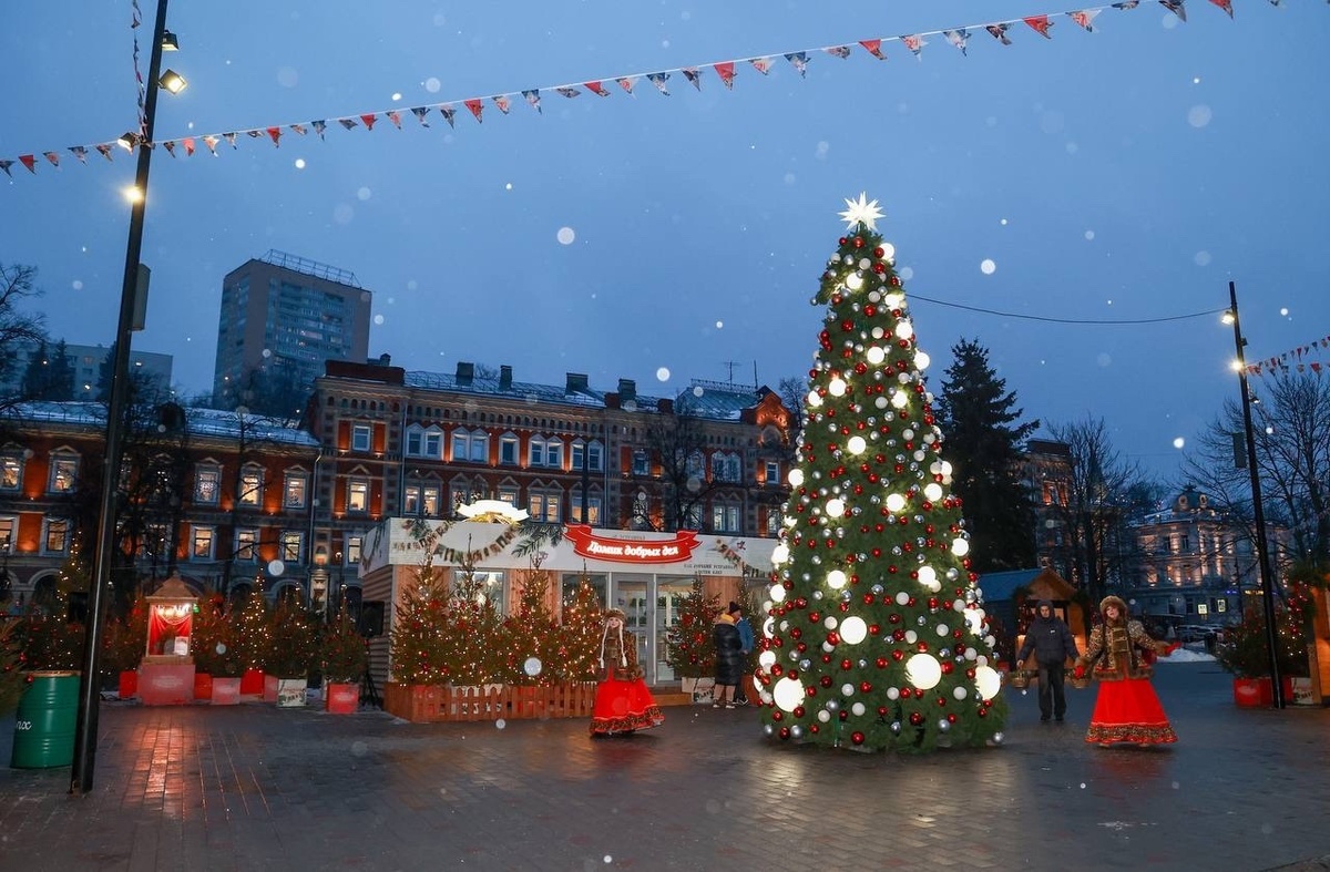 Фестиваль «Горьковская ёлка», площадь Маркина