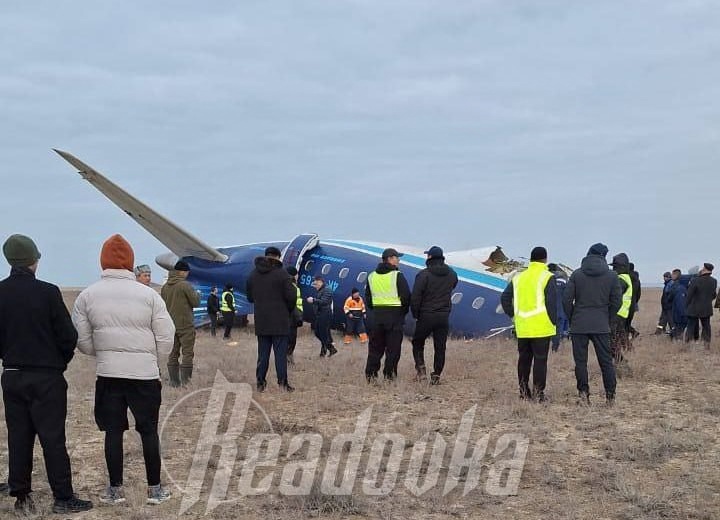    Пассажирский самолет разбился у города Актау в Казахстане