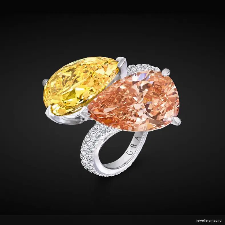 Кольцо с желтым и коричневато-оранжевым каплевидными бриллиантами