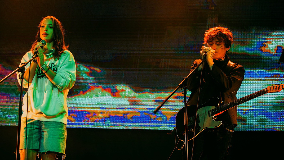    «Плакса» за кадром: как снимали молодежный музыкальный сериал-хит от Сергея Жукова