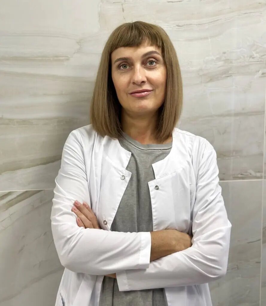 Здравствуйте! Меня зовут Анжелика Ерёменко, и я работаю психологом в клинике АлкоМед