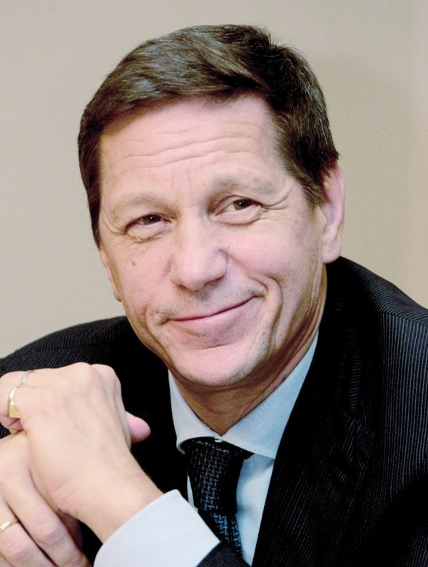 Александр Дмитриевич Жуков. Выпускник....