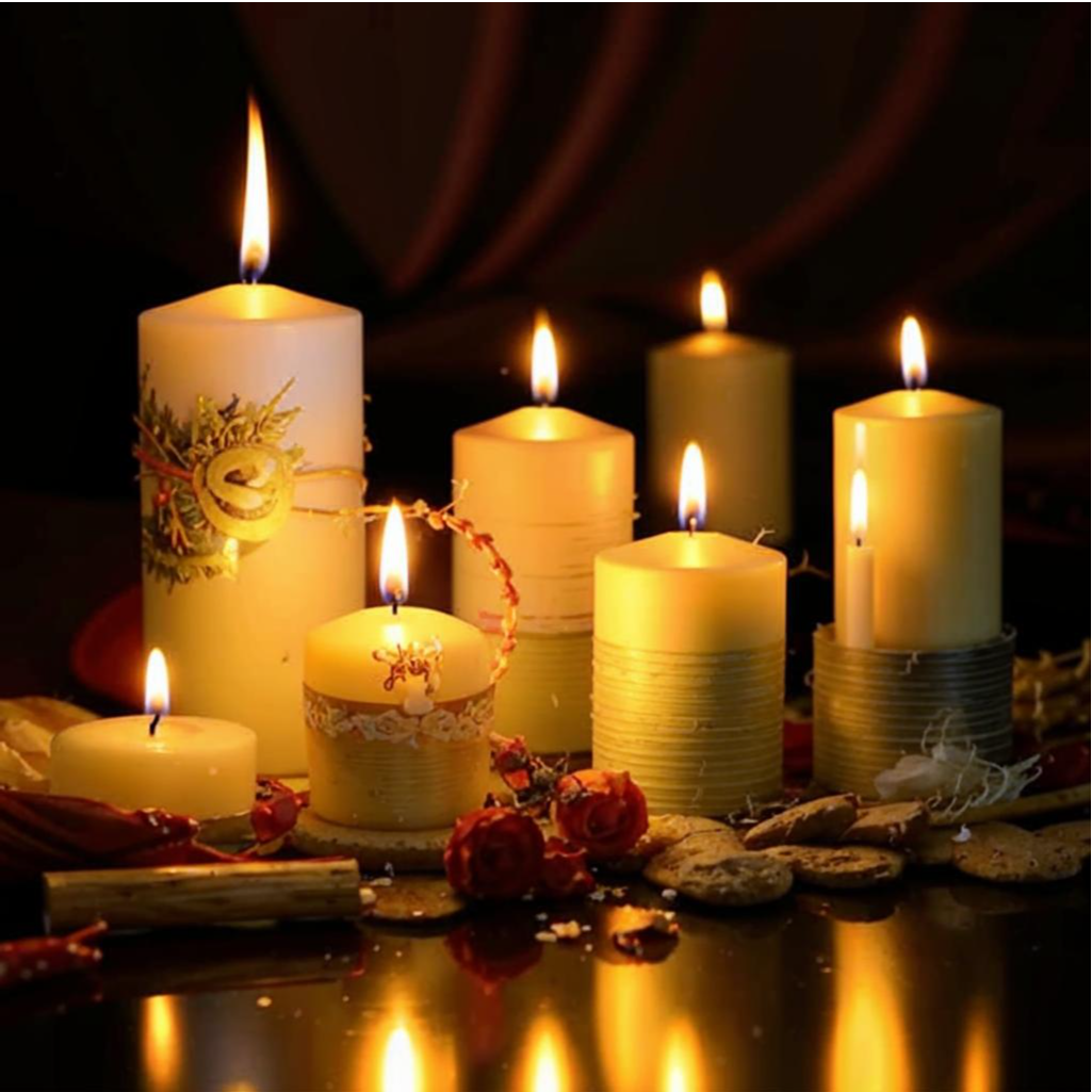 Свечи. Иллюстрация сгенерирована нейросетью