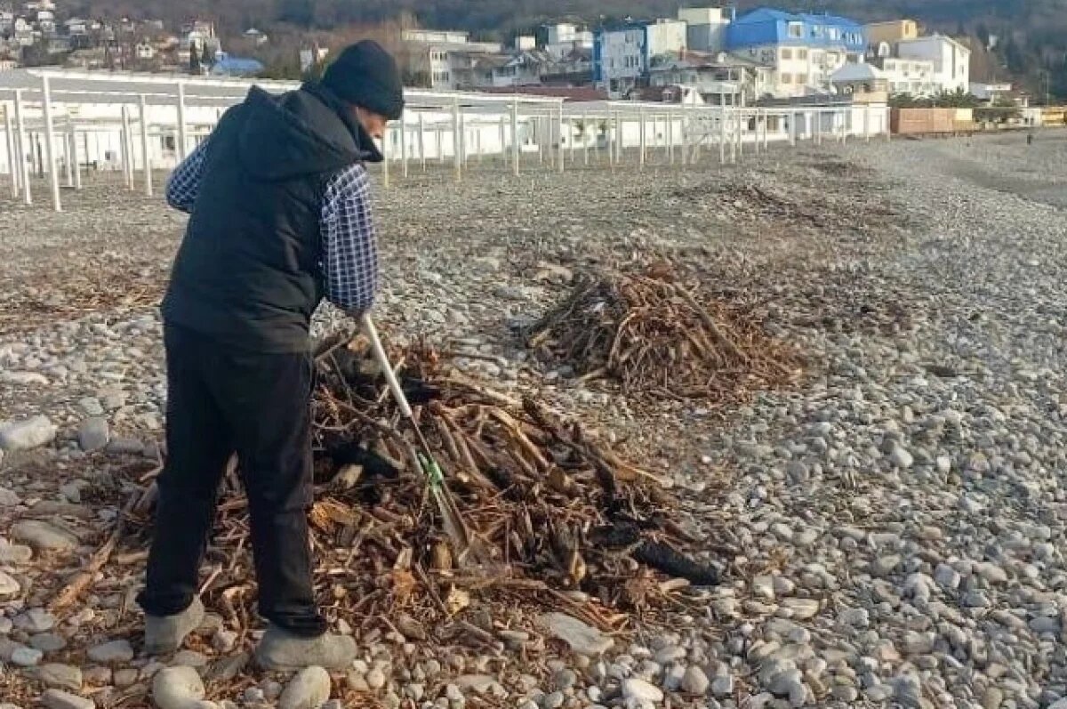    На 88 пляжах Сочи ликвидировали последствия шторма