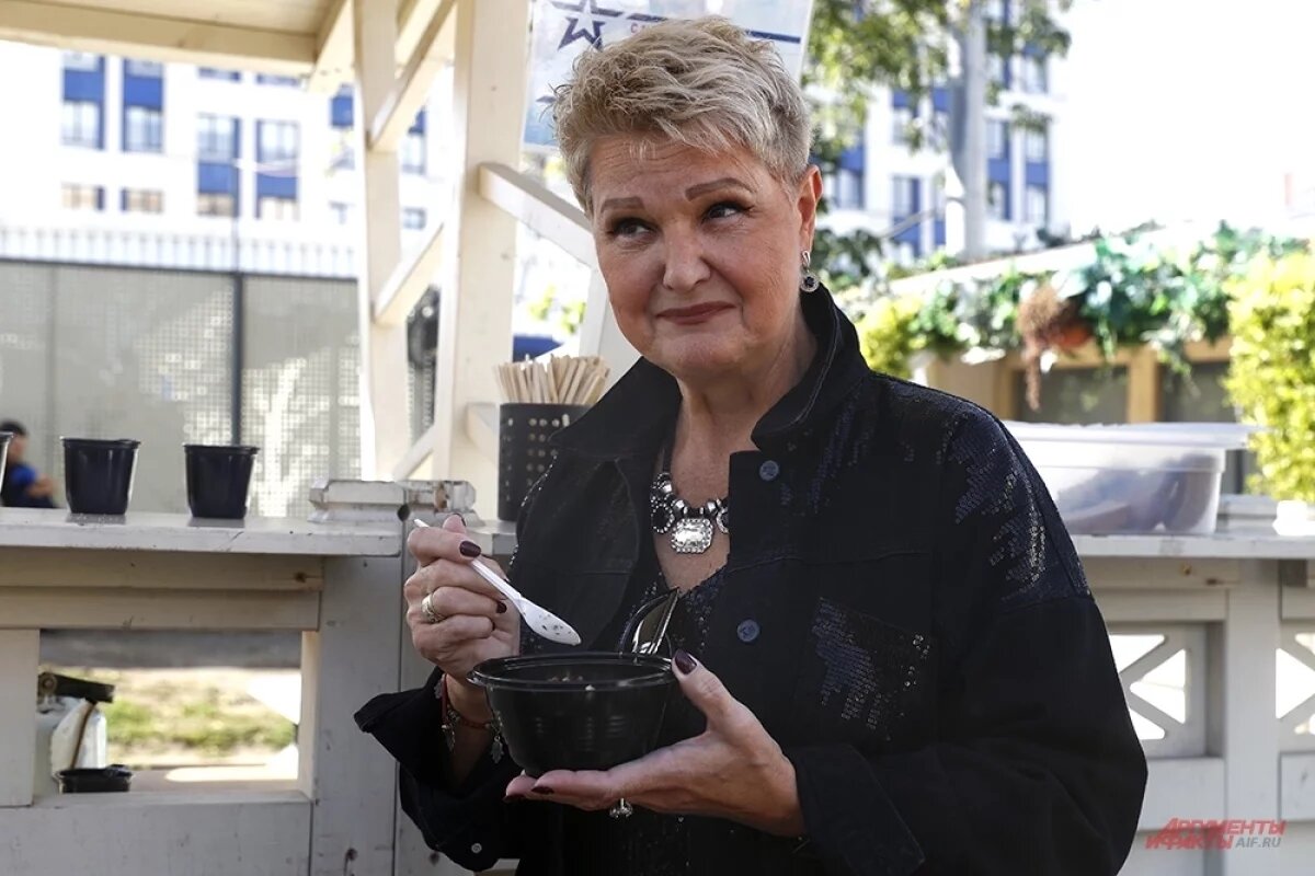    Экс-солистка «Миража» Суханкина заявила о продолжении суда с Гулькиной