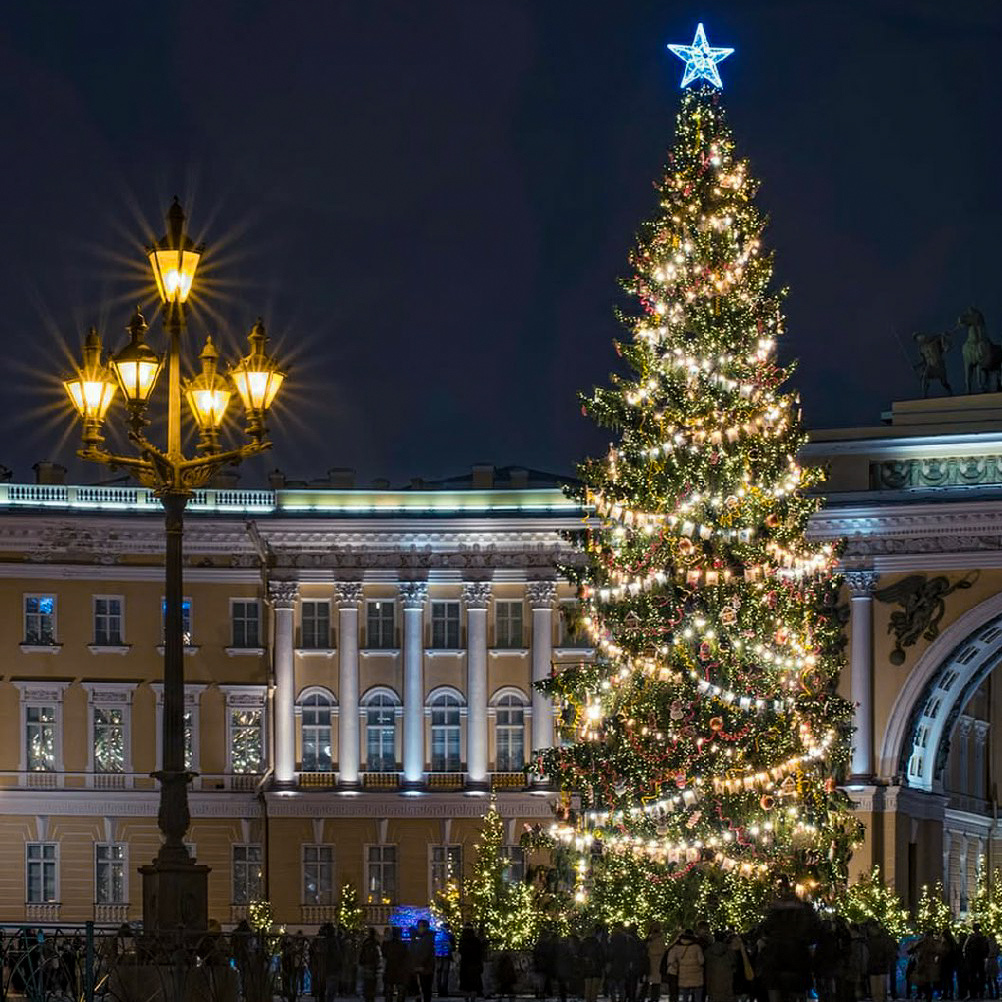 Елка Санкт-Петербурга на Дворцовой площади