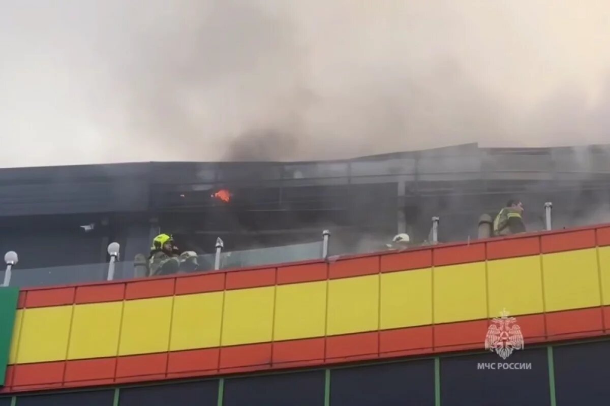    SHOT: врезавшийся в ТЦ в Северной Осетии дрон разнёс детскую парикмахерскую