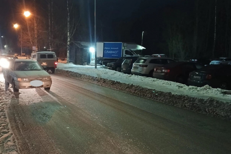    Молодой водитель отправил женщину в больницу в ПетрозаводскеГАИ Петрозаводска