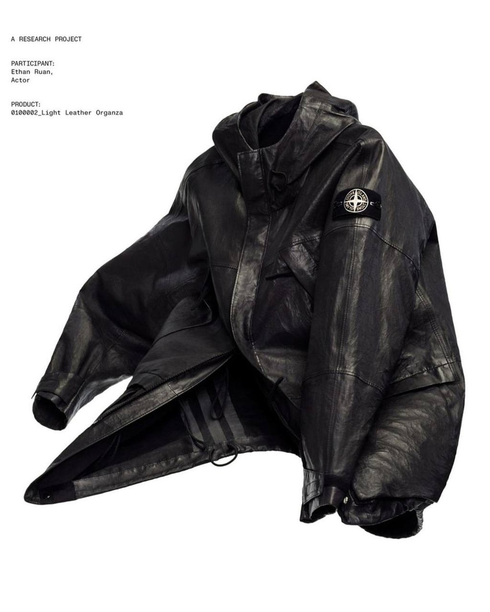 Stone Island представил куртку из инновационного материала за $3910  