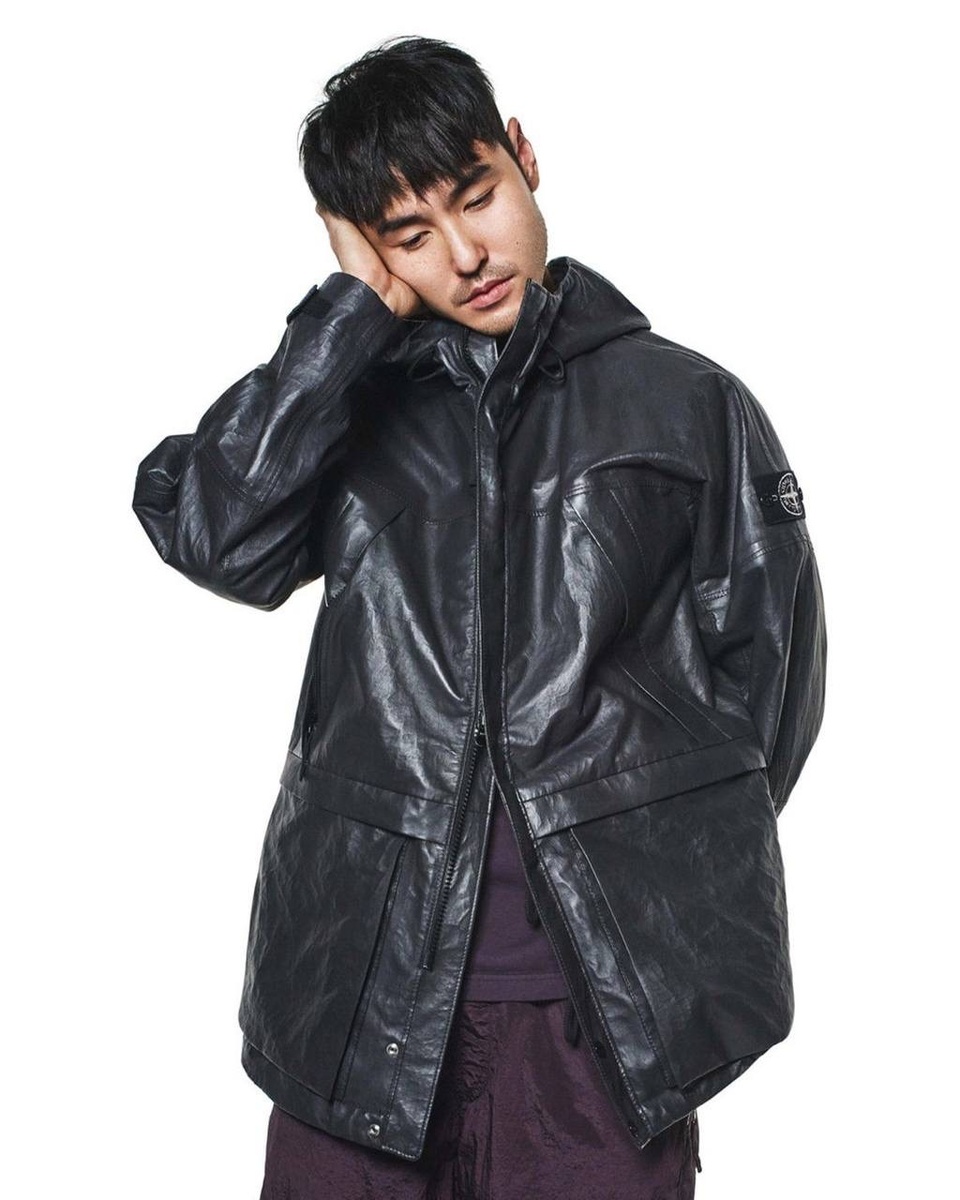 Stone Island представил куртку из инновационного материала за $3910  