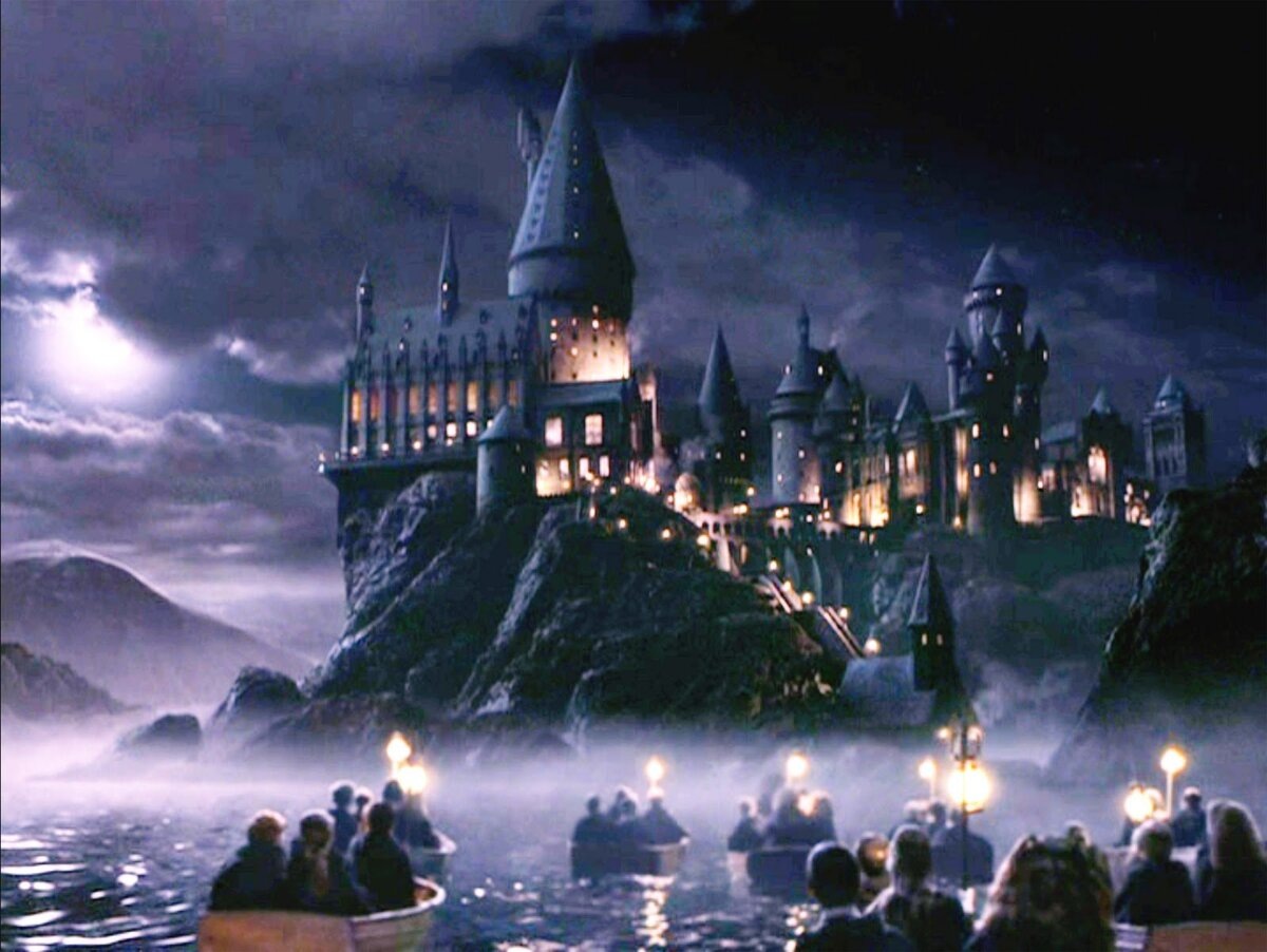 Кадр из фильма Гарри Поттер и философский камень. Реж Крис Коламбус. Warner Bros 2001 год.