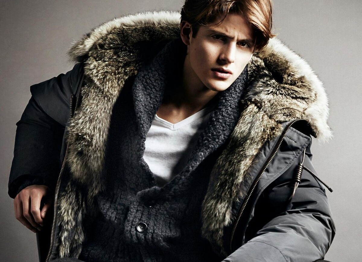 Мужчина-модель, не похож нисколько, но для настроения пусть будет такой) Из интернета