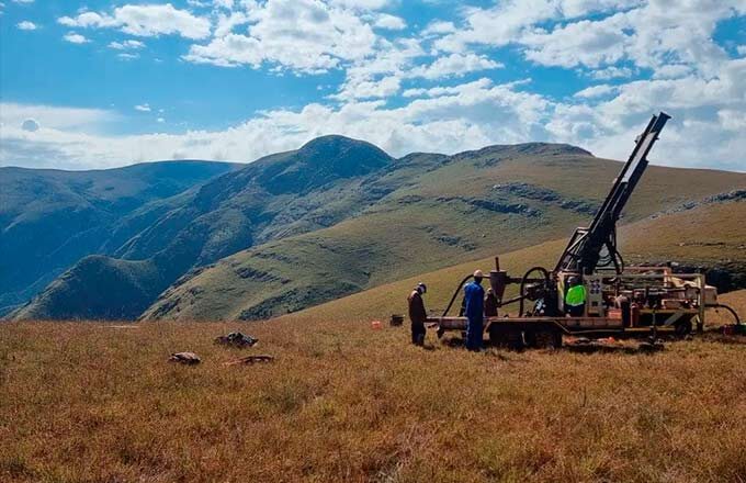ИИ может анализировать большие объёмы данных, что упрощает геологоразведку.