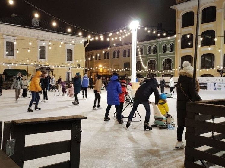     В выходные можно вдоволь накататься на коньках. Фото: «МК в Питере»