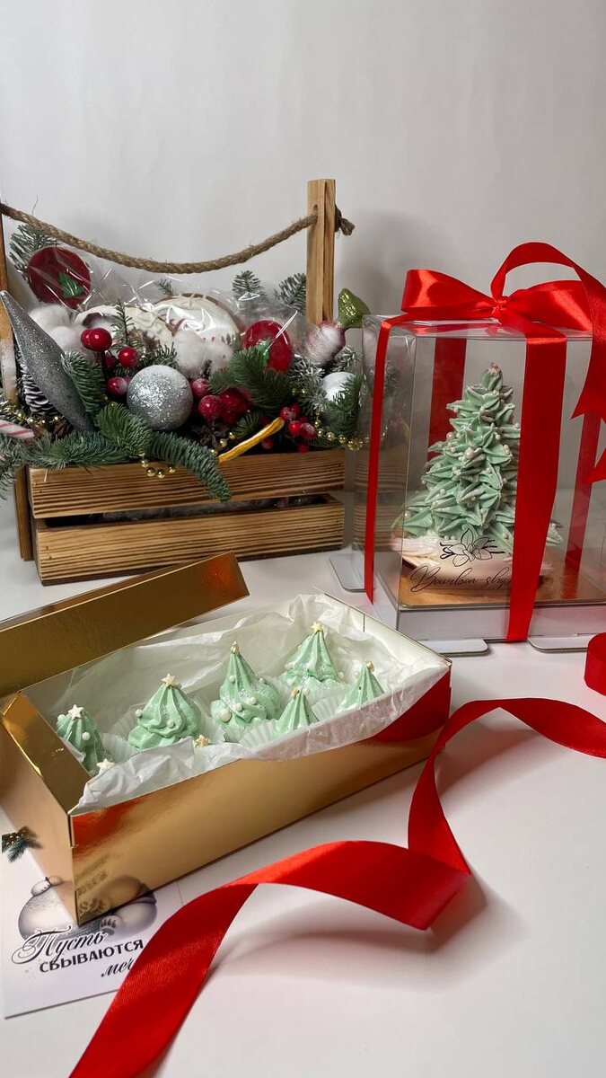 Зефирная ёлочка и мини ёлочки "Bourbon Shop". Ручная работа. 