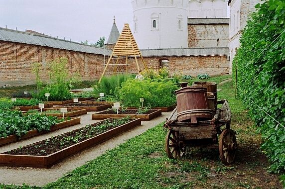 Аптекарский огород при монастыре