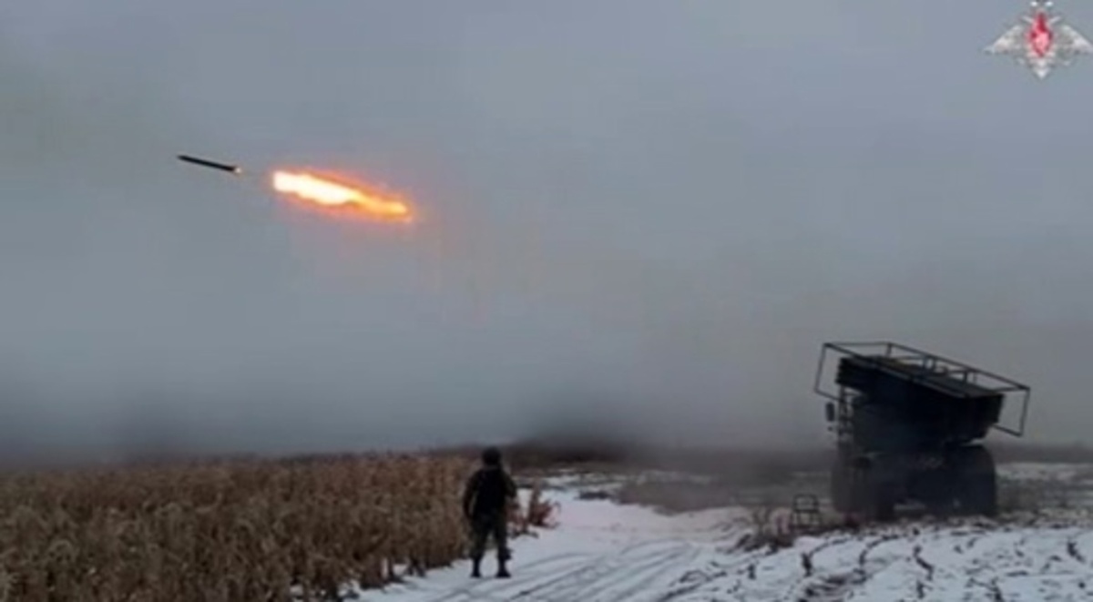    Расчеты РСЗО «Град» уничтожают опорные пункты и технику ВСУ в курском приграничье