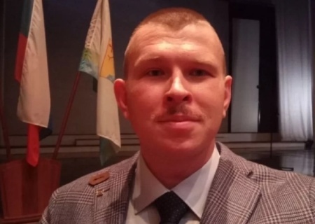    Никита Горелов остаётся работать мэром Сосновки — под аплодисменты местных жителей