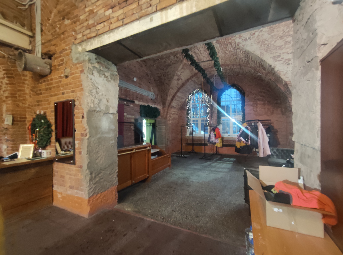 Вот так выглядит фабрика изнутри.