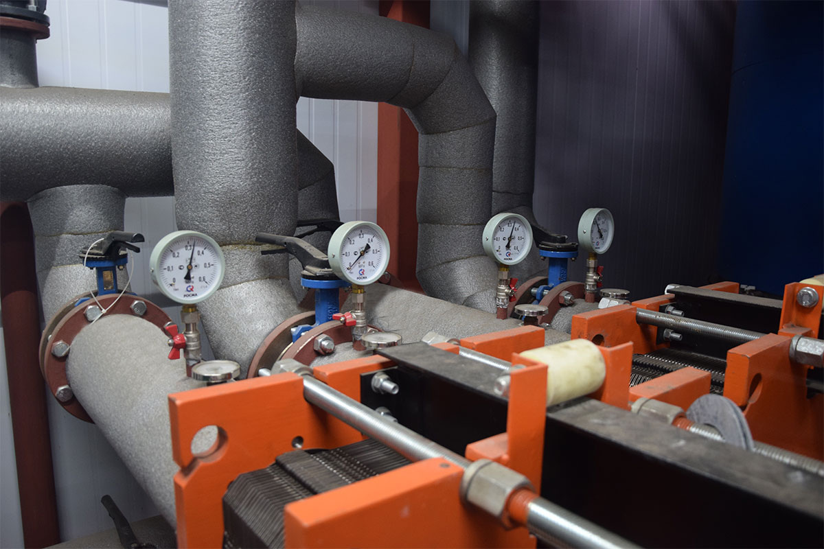 фото с сайта https://prometey54.ru/info/articles/tverdotoplivnye-kotly/teploobmennik-kotelnoy-i-sistemy-otopleniya/