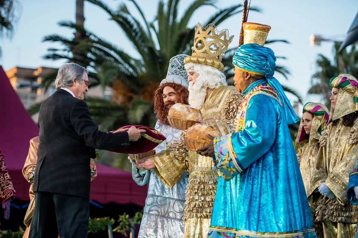 Испания: ночь в яслях и подарки от Трех Королей