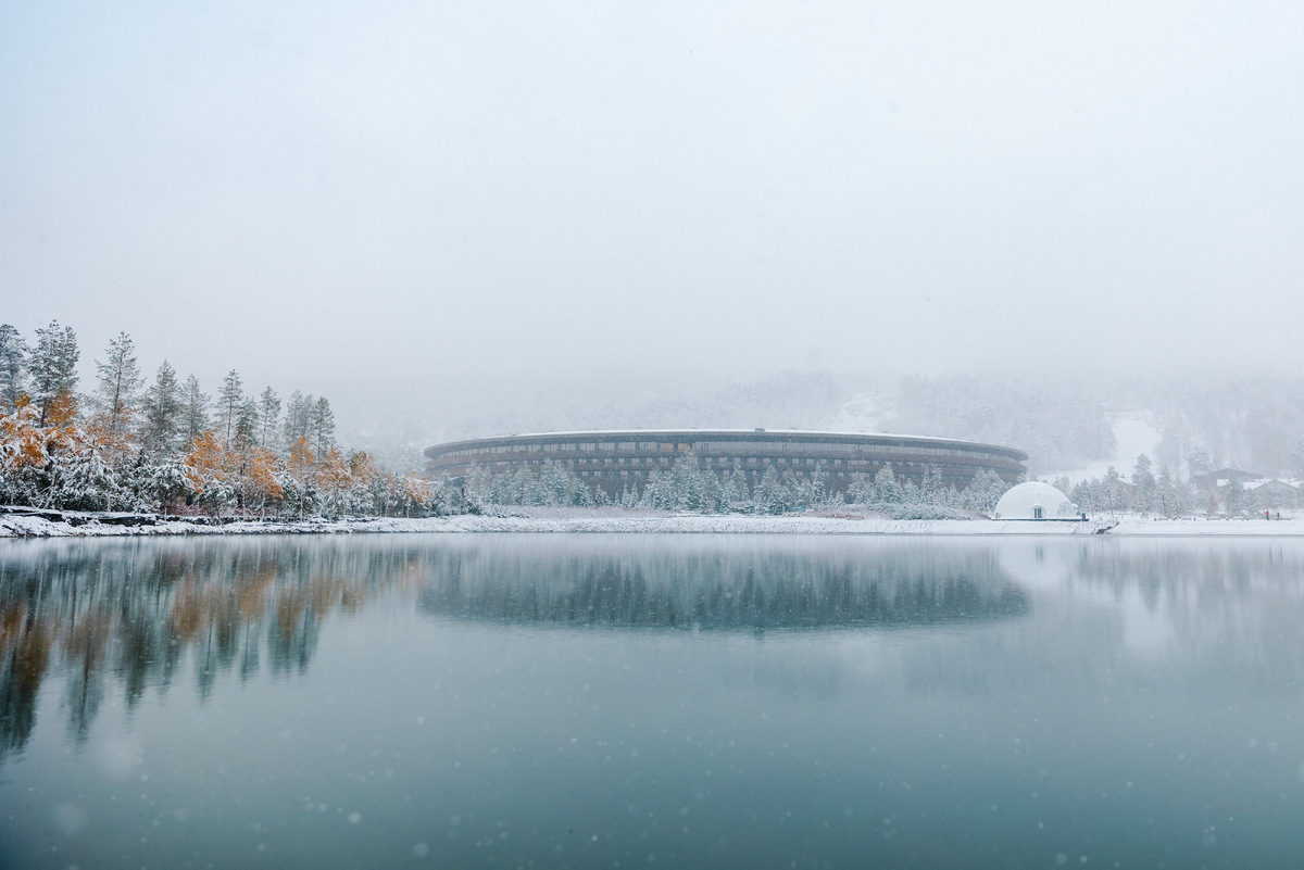 В Манжерокском озере растут реликтовый орех чилим и водяные лилии